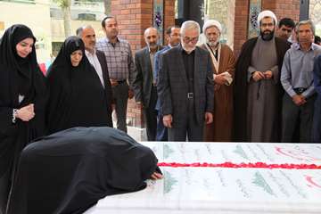 مراسم رونمایی از یادمان شهدای گمنام